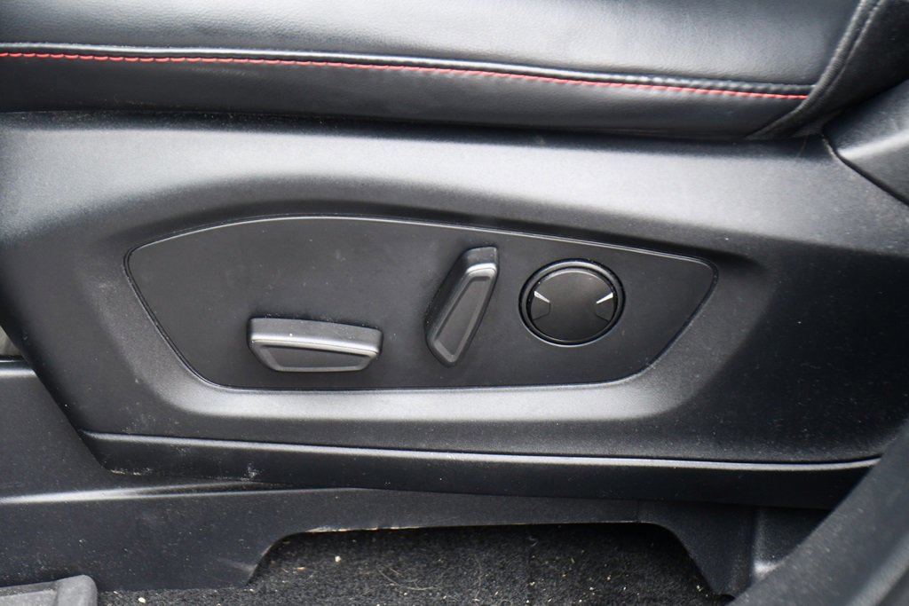 Used 2025 Ford Explorer ST-Line w/ ST-Line Street Pack image 14