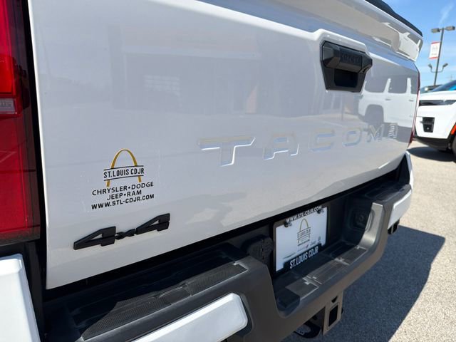 Used 2024 Toyota Tacoma TRD Off-Road image 40