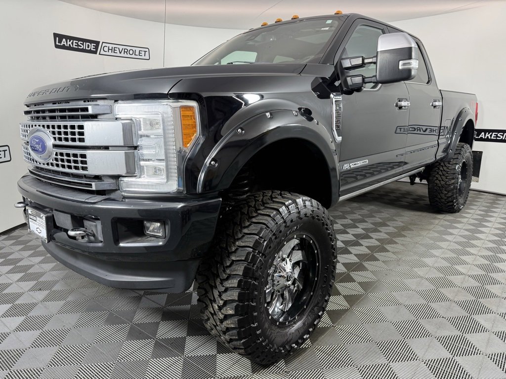 Used 2017 Ford F250 Platinum w/ Platinum Ultimate Package image 2