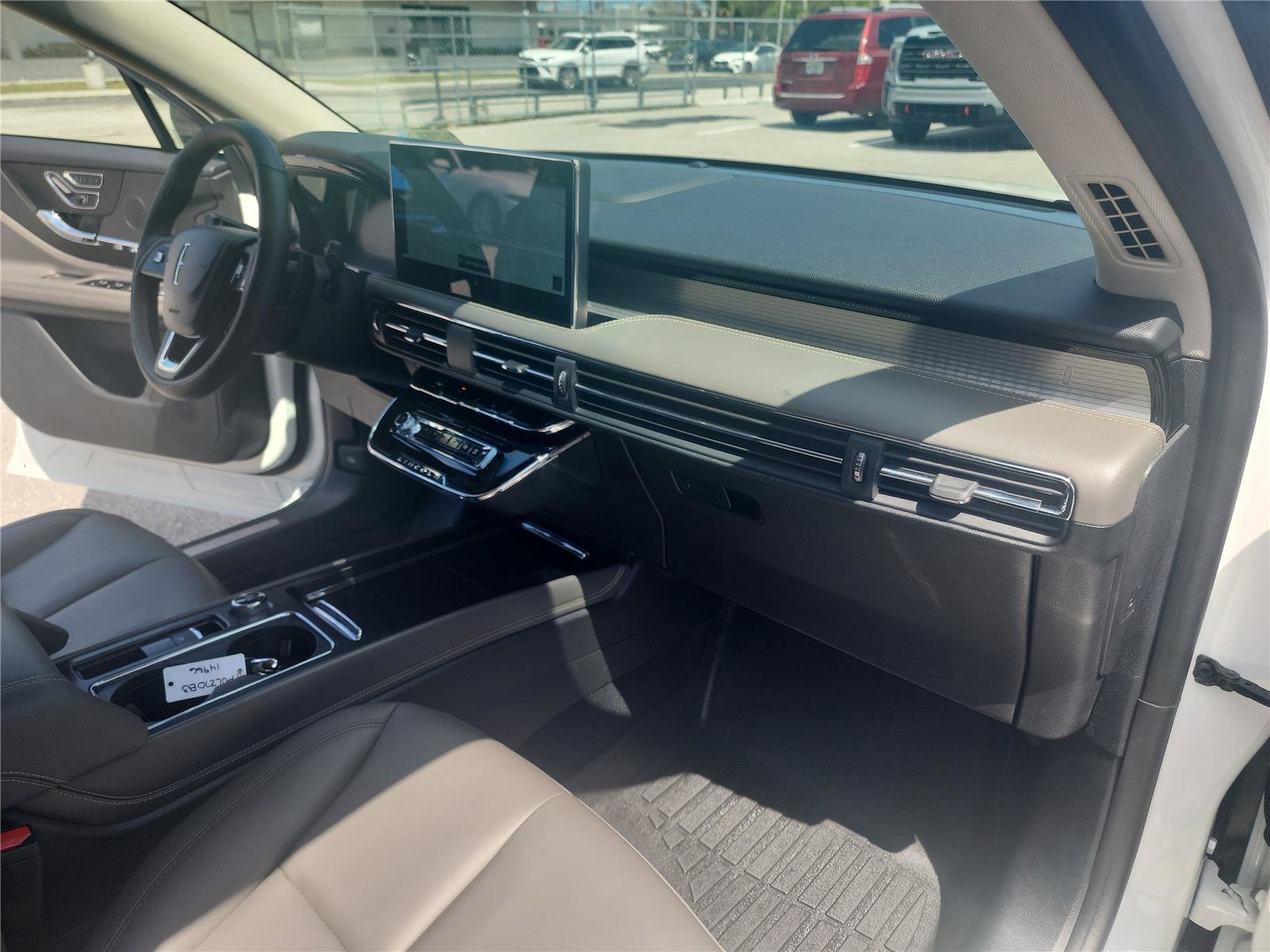 Used 2023 Lincoln Corsair FWD image 24