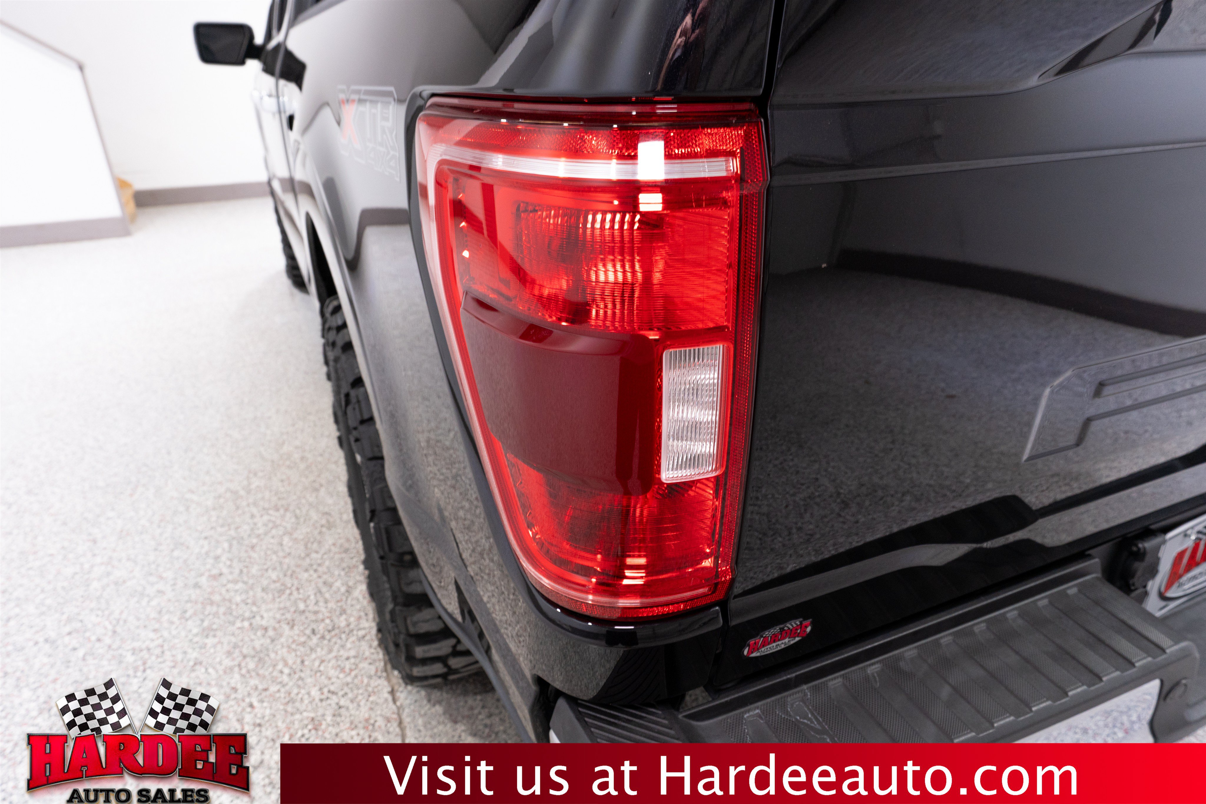 Used 2021 Ford F150 XLT w/ Equipment Group 302A High AWD/4WD image 9