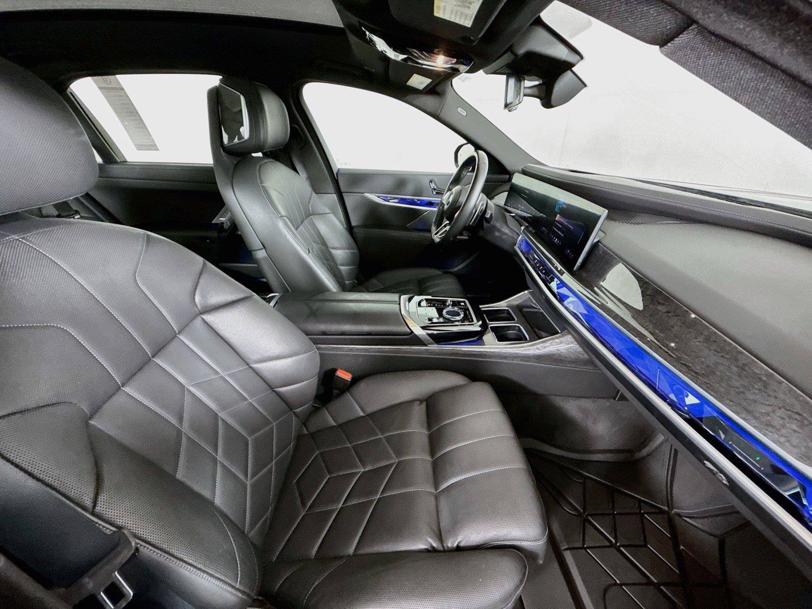 Used 2025 BMW 740i RWD image 44