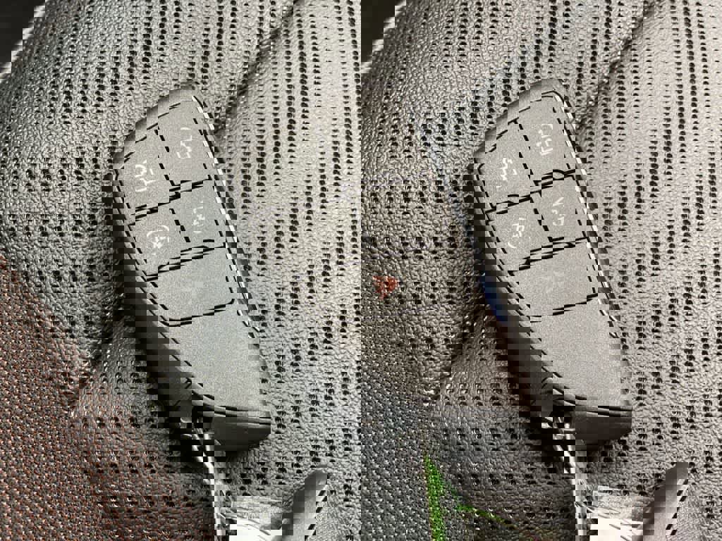 Used 2024 Chevrolet Equinox EV RS image 30