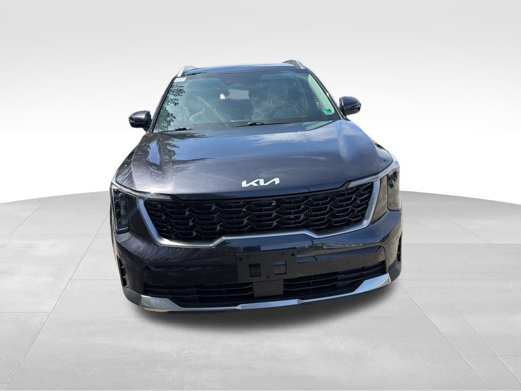 Certified 2025 Kia Sorento EX w/ Panoramic Sunroof Package FWD image 9