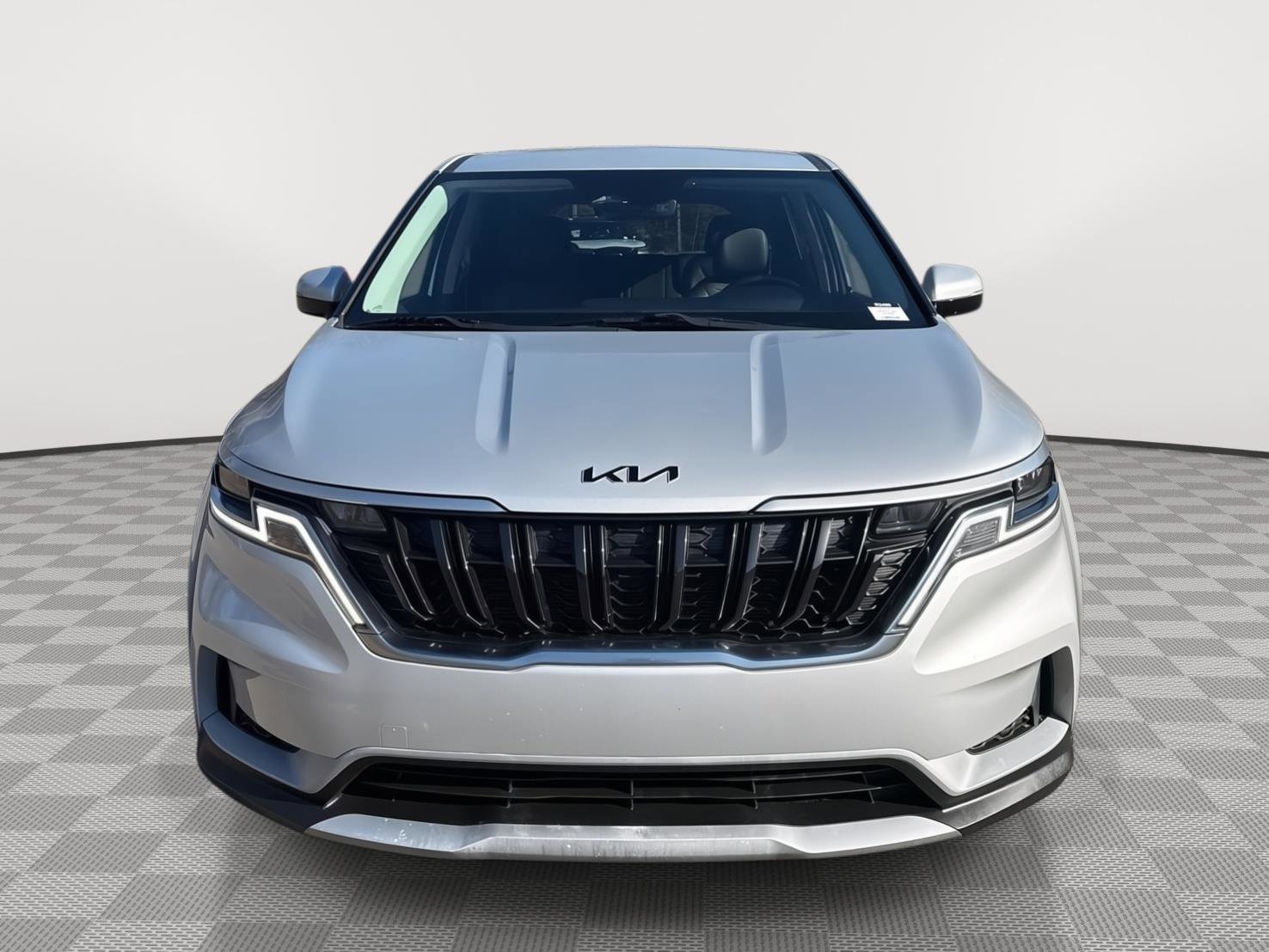 Used 2023 Kia Carnival LX video 2