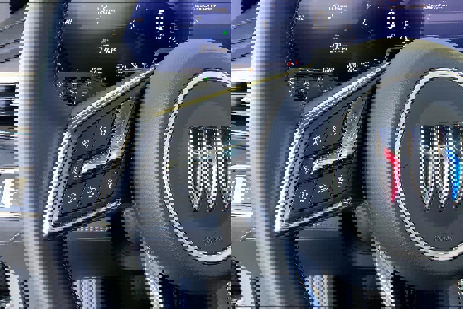 Used 2025 Buick Enclave Avenir w/ Super Cruise Package image 24