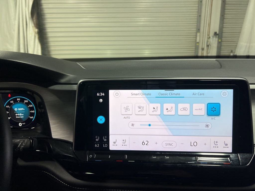 Used 2024 Volkswagen Atlas Cross Sport SE image 38