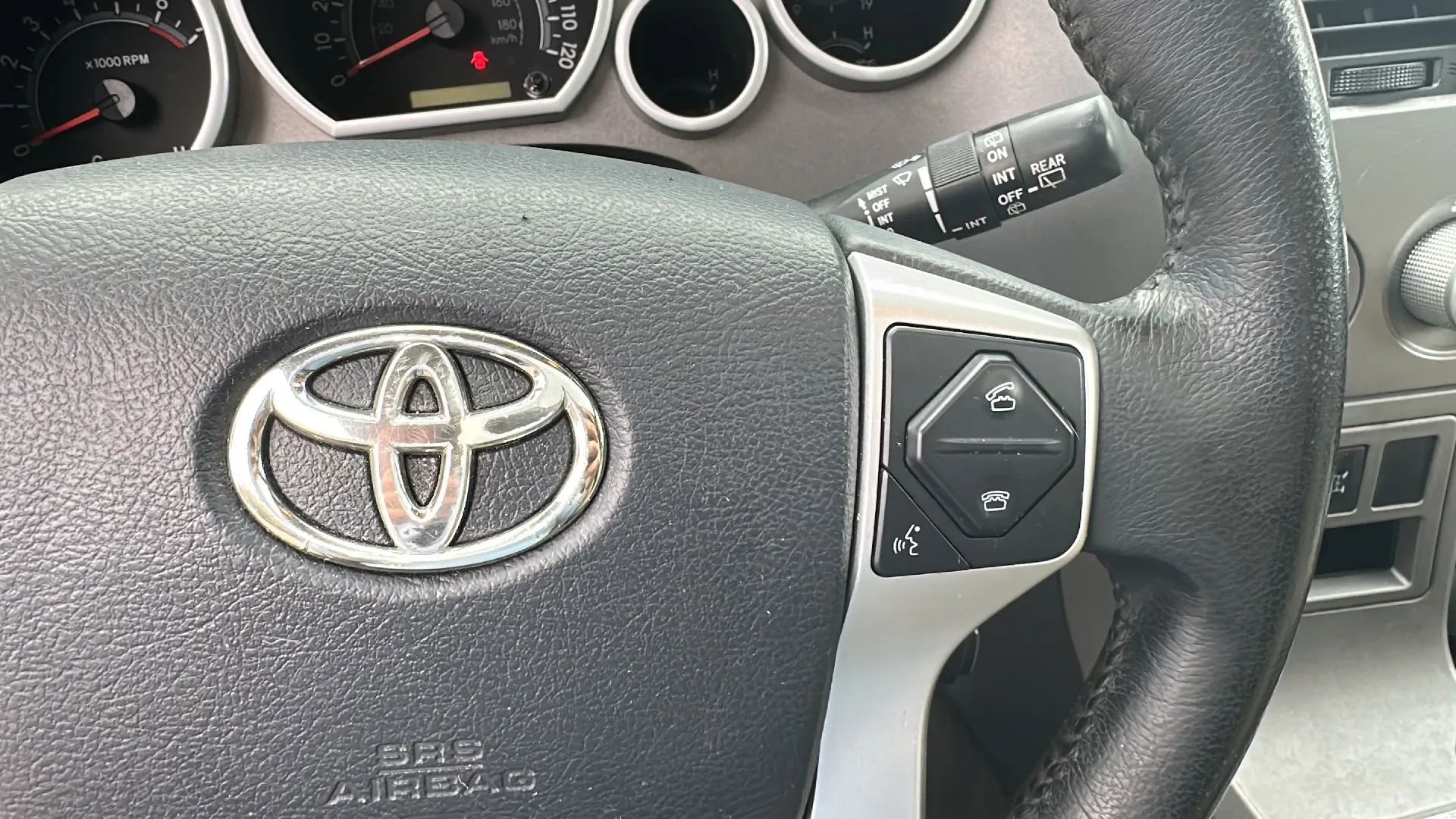 Used 2014 Toyota Sequoia SR5 AWD/4WD image 36