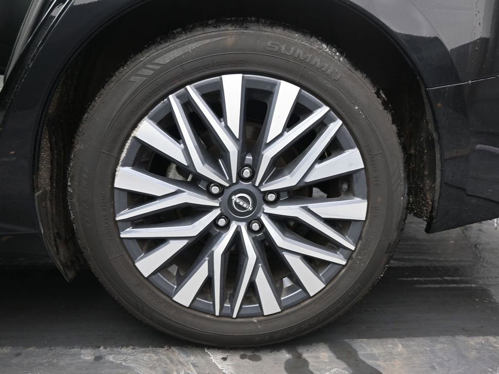 Used 2024 Nissan Altima 2.5 SV FWD image 19
