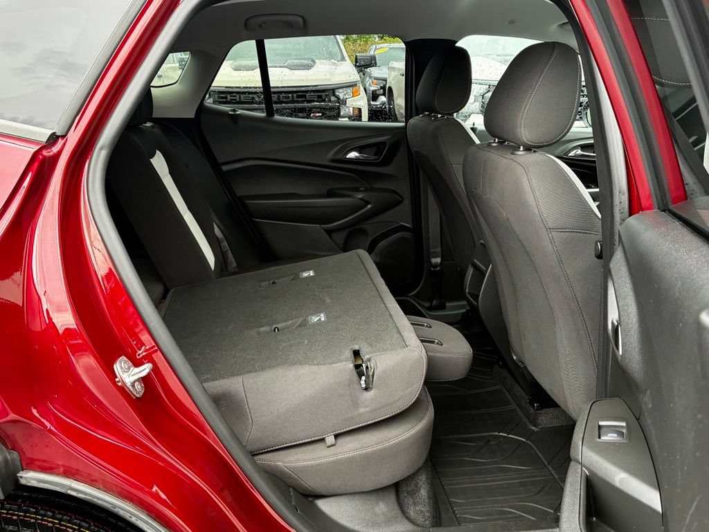 Used 2024 Chevrolet Trax LS w/ LS Convenience Package FWD image 28