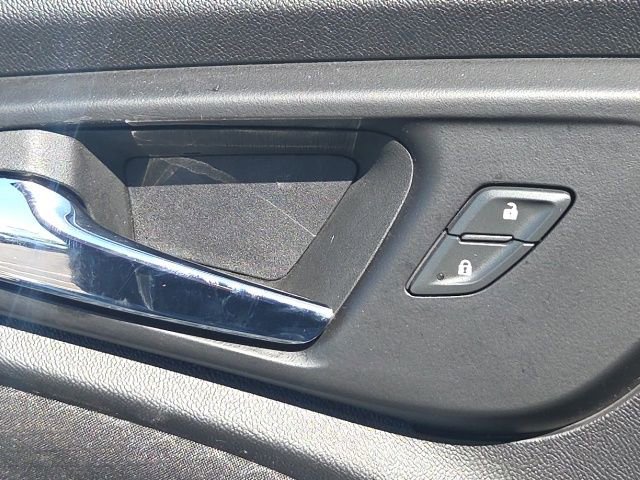 Used 2023 Chevrolet Malibu LT FWD image 16