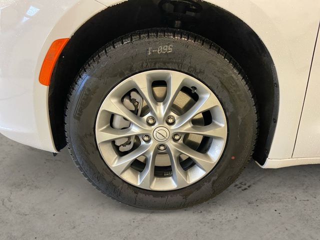 New 2026 Chrysler Pacifica Select image 15