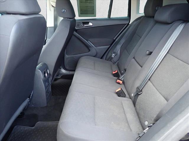 Used 2018 Volkswagen Tiguan Limited w/ Premium Package AWD/4WD image 9