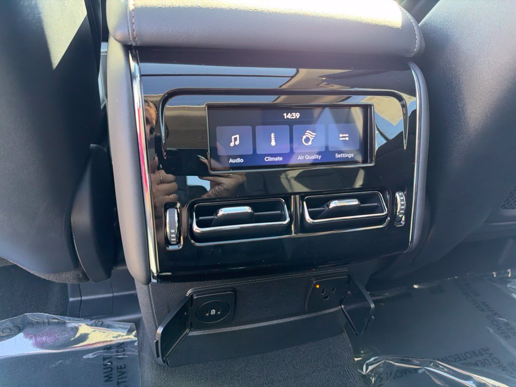 New 2027 Lincoln Aviator AWD image 27