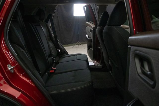 Used 2023 Nissan Rogue S image 18