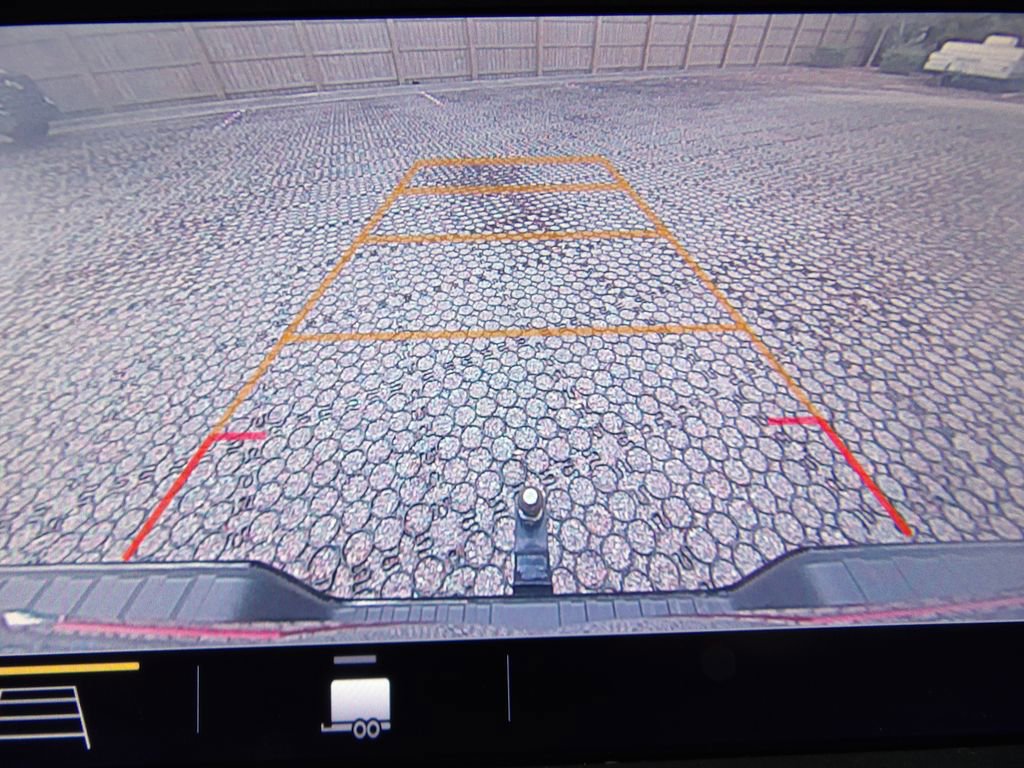 Used 2022 GMC Canyon AT4 w/ Trailering Package image 19