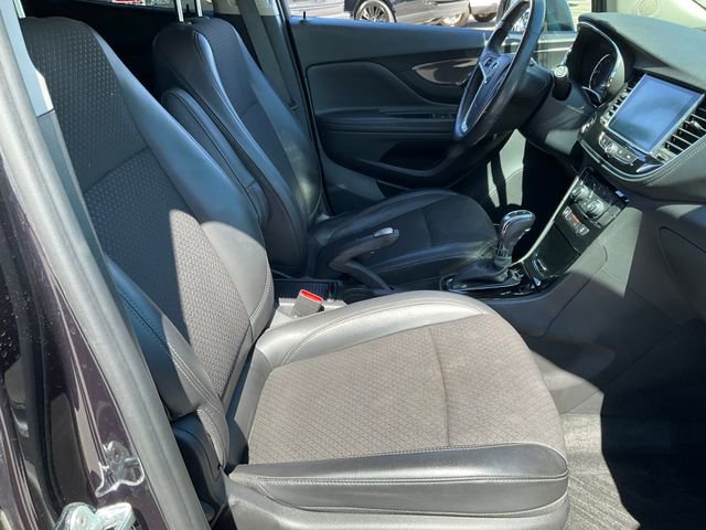 Used 2021 Buick Encore Preferred image 19