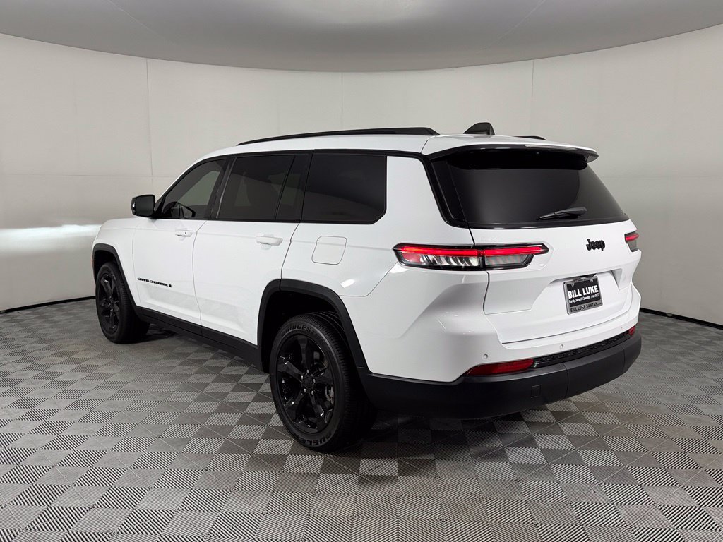 Used 2024 Jeep Grand Cherokee L Altitude RWD image 9