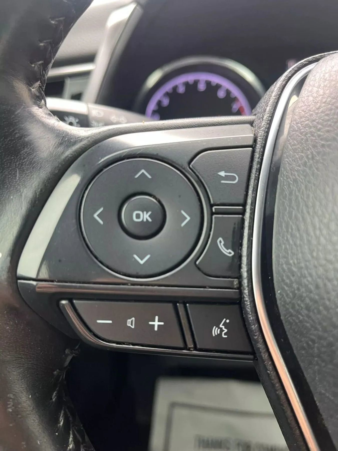 Used 2020 Toyota Camry SE FWD image 10