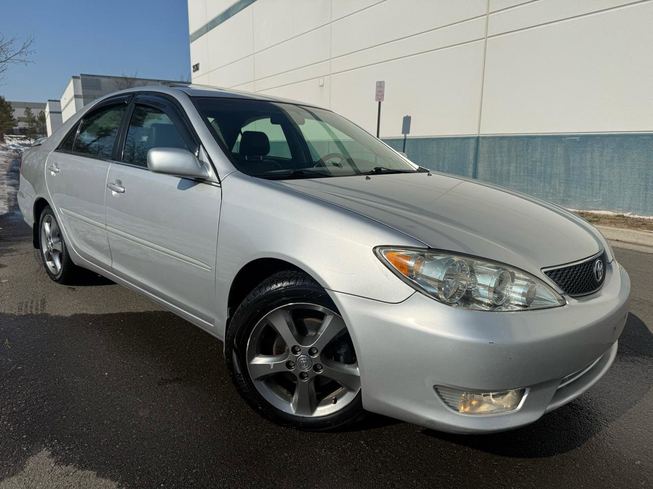 Used 2005 Toyota Camry SE image 1