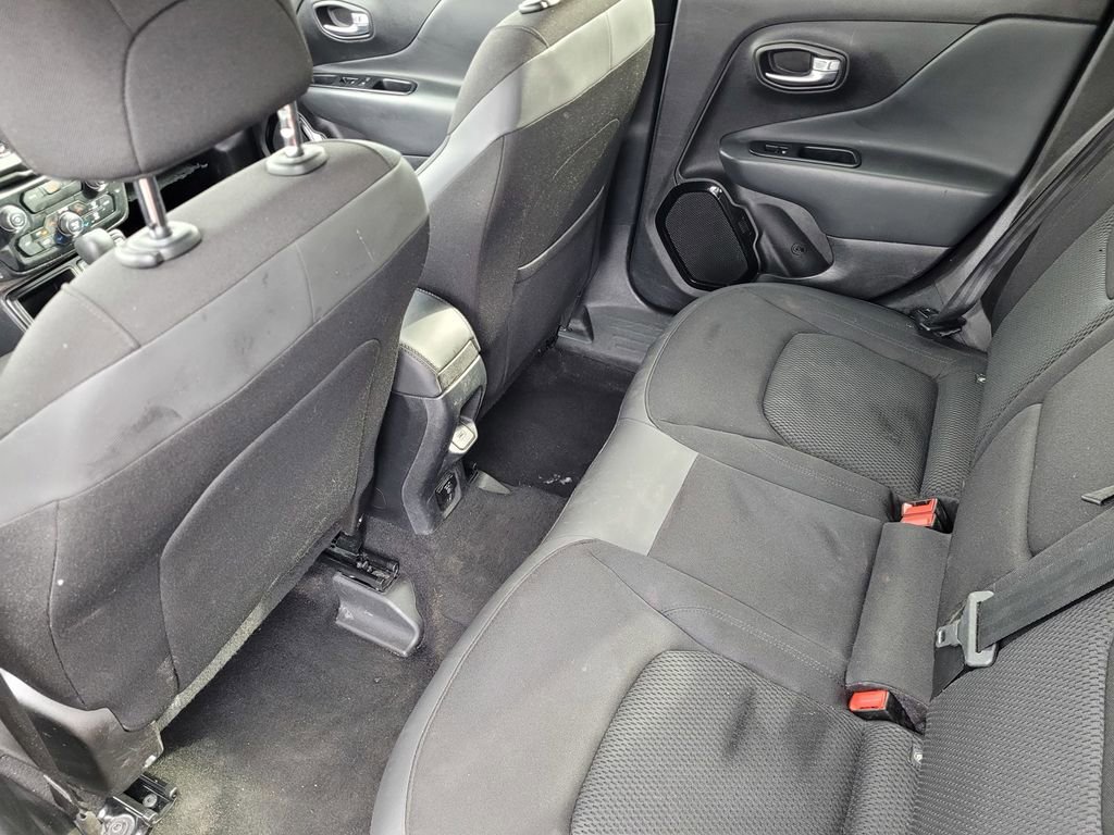 Used 2018 Jeep Renegade Altitude w/ UConnect 8.4 Nav Group image 9