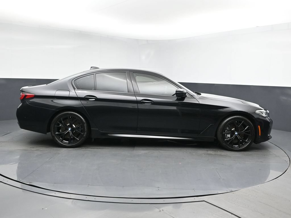 Used 2021 BMW 540i w/ M Sport Package RWD image 3