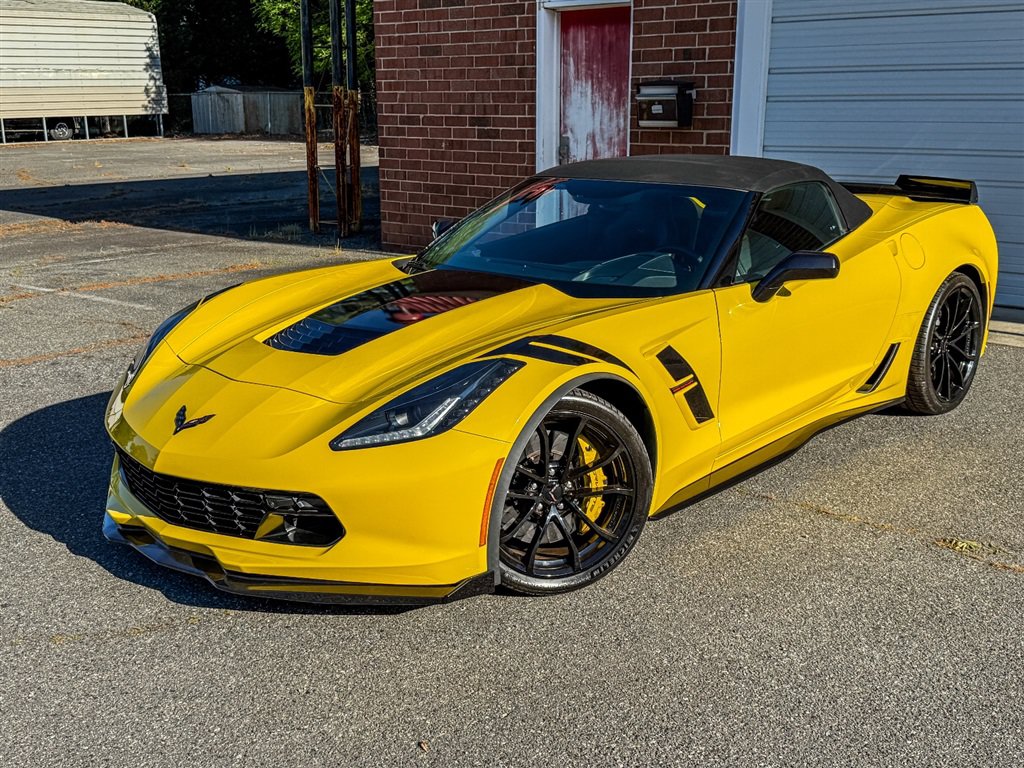 Used 2019 Chevrolet Corvette Grand Sport RWD image 3