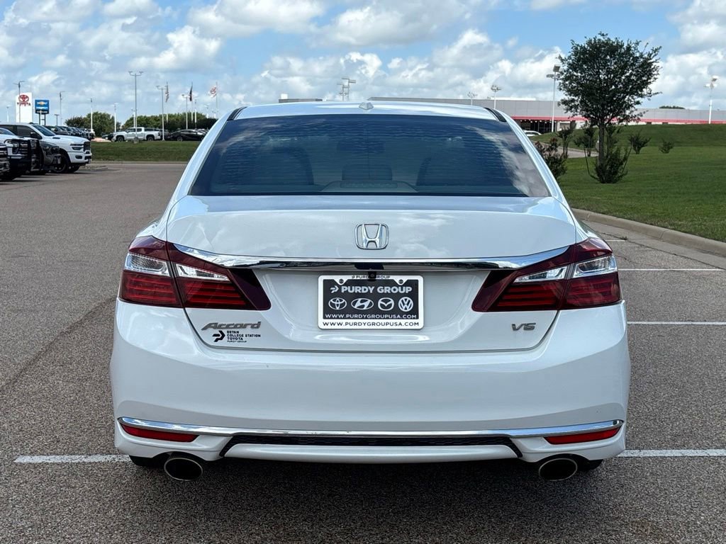 Used 2017 Honda Accord EX-L image 6