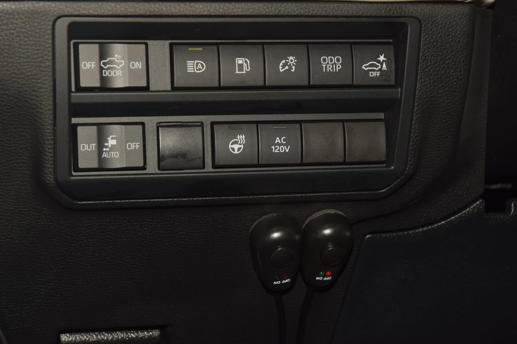 Used 2022 Toyota Tundra Capstone AWD/4WD image 34