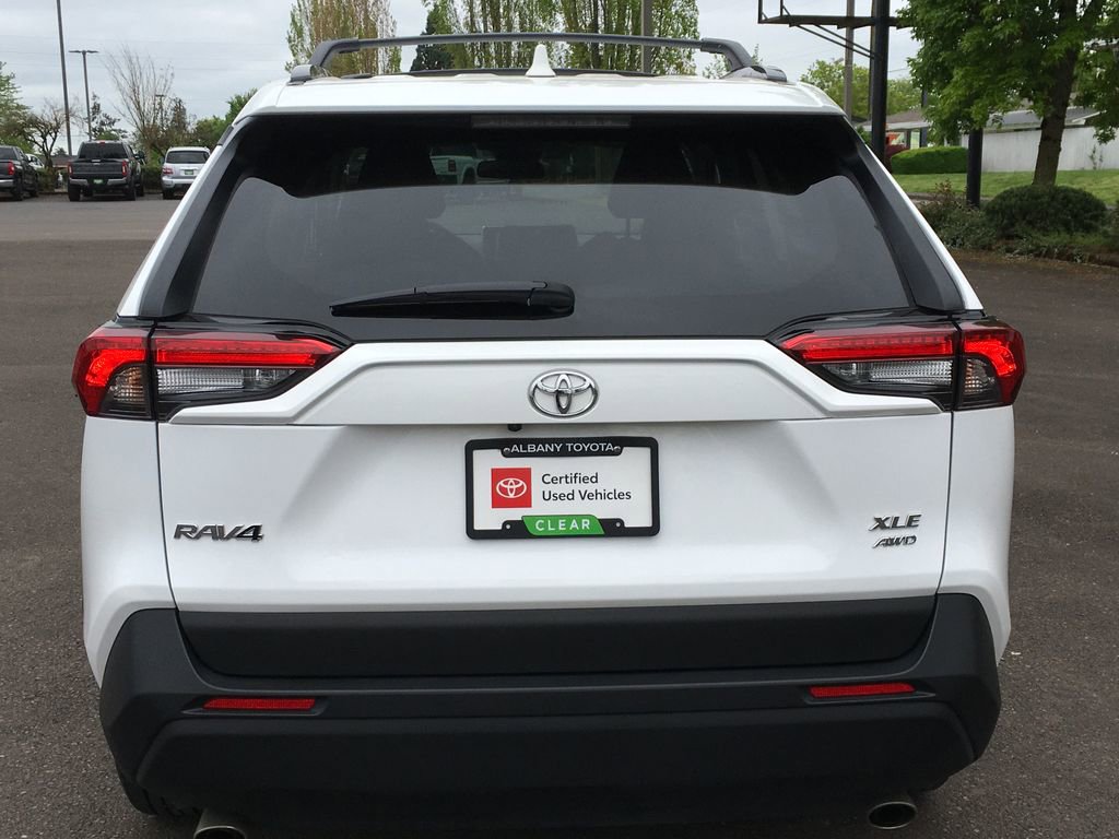 Used 2025 Toyota RAV4 XLE AWD/4WD image 5