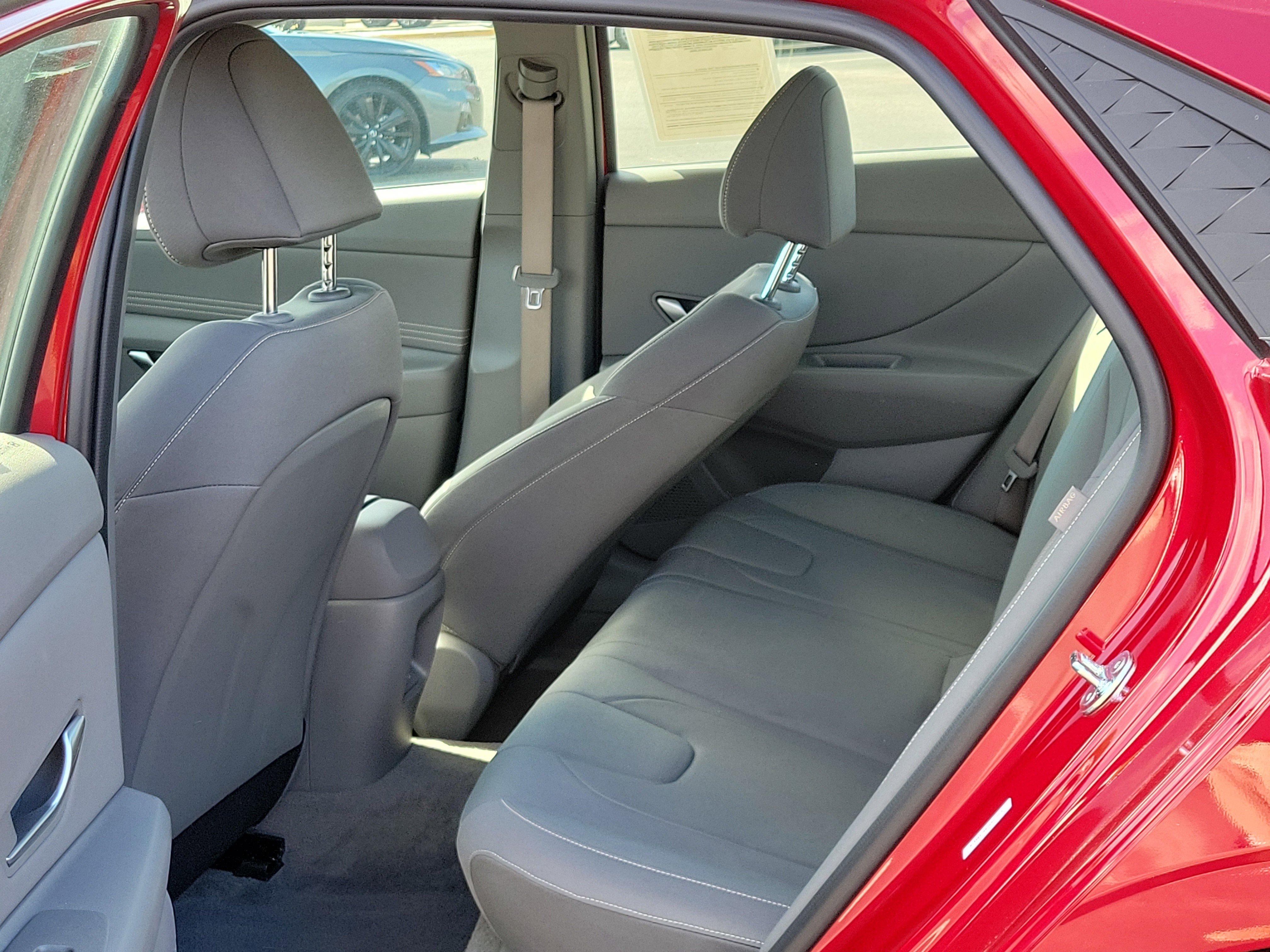 Used 2025 Hyundai Elantra Sport image 14