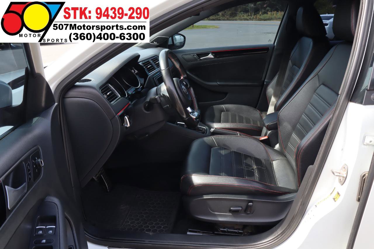 Used 2016 Volkswagen Jetta GLI SE FWD image 13