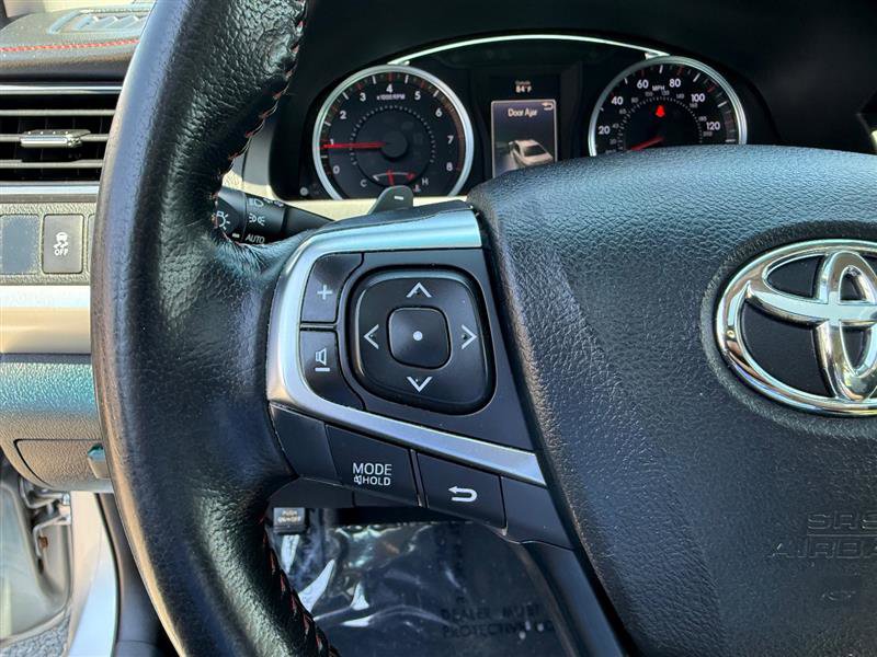 Used 2016 Toyota Camry XSE w/ Moonroof Package FWD image 31