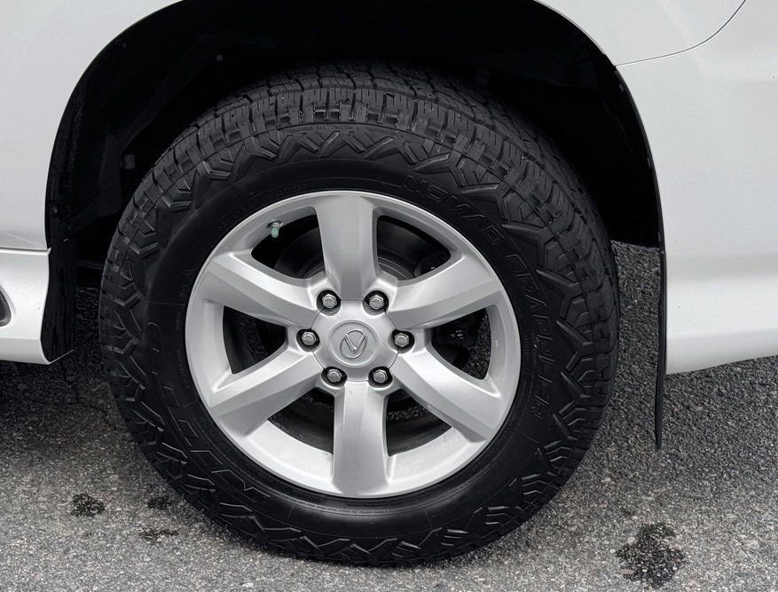 Used 2017 Lexus GX 460 w/ Navigation Package AWD/4WD image 11