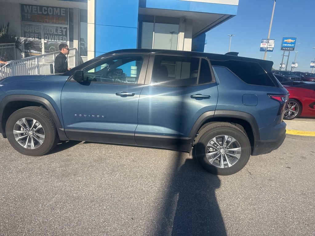 Used 2026 Chevrolet Equinox LT w/ Convenience Package II image 5