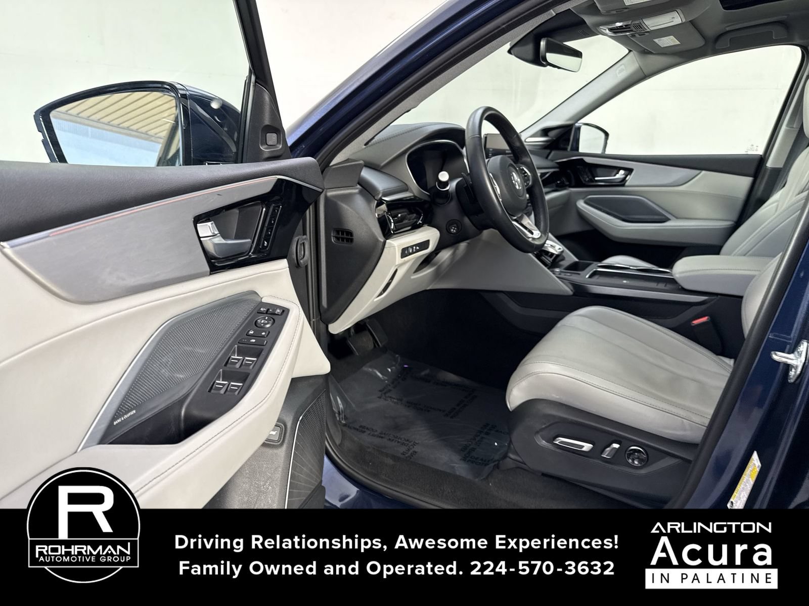 Certified 2025 Acura MDX w/ Technology Package AWD/4WD image 4