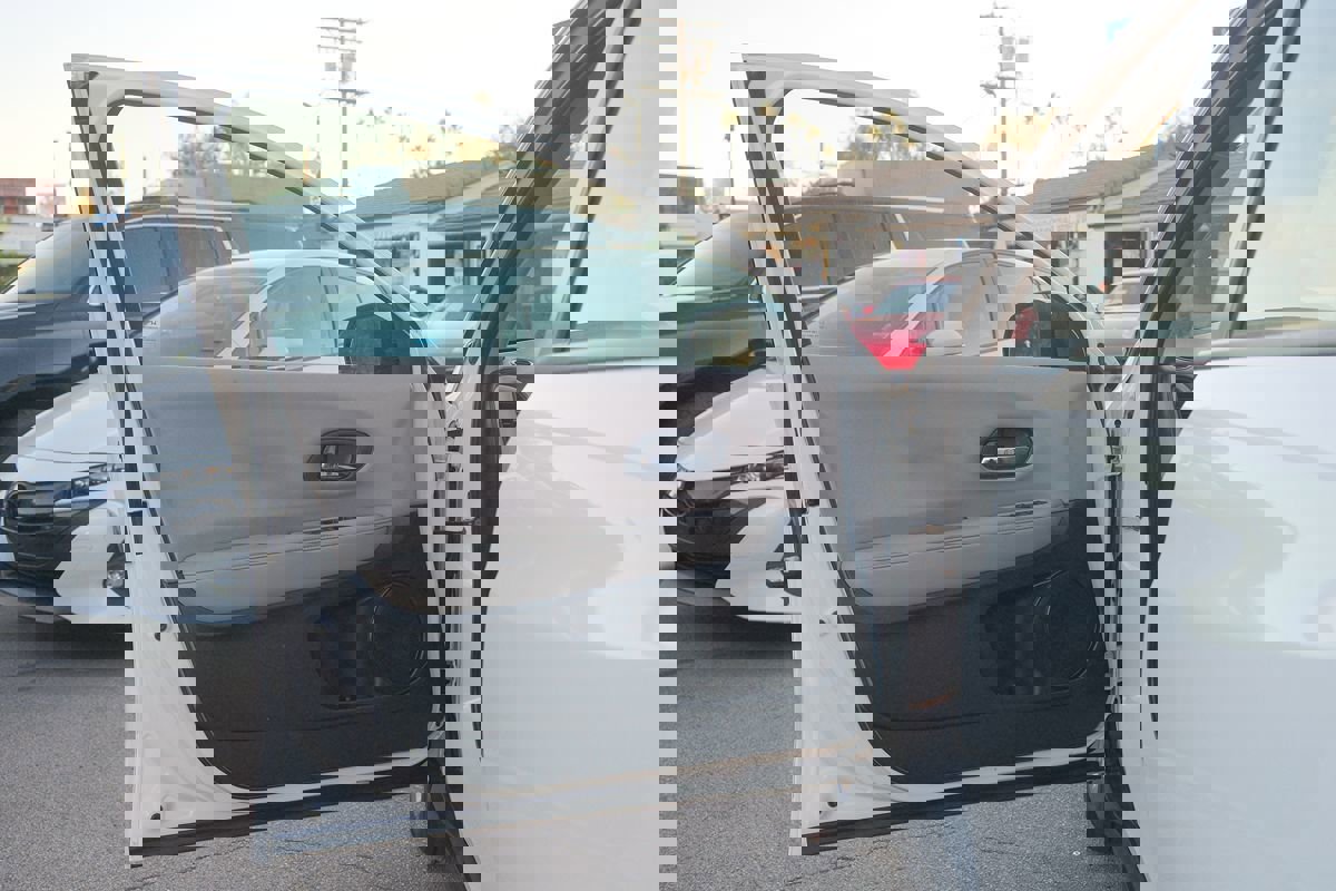 Used 2017 Honda HR-V LX image 11