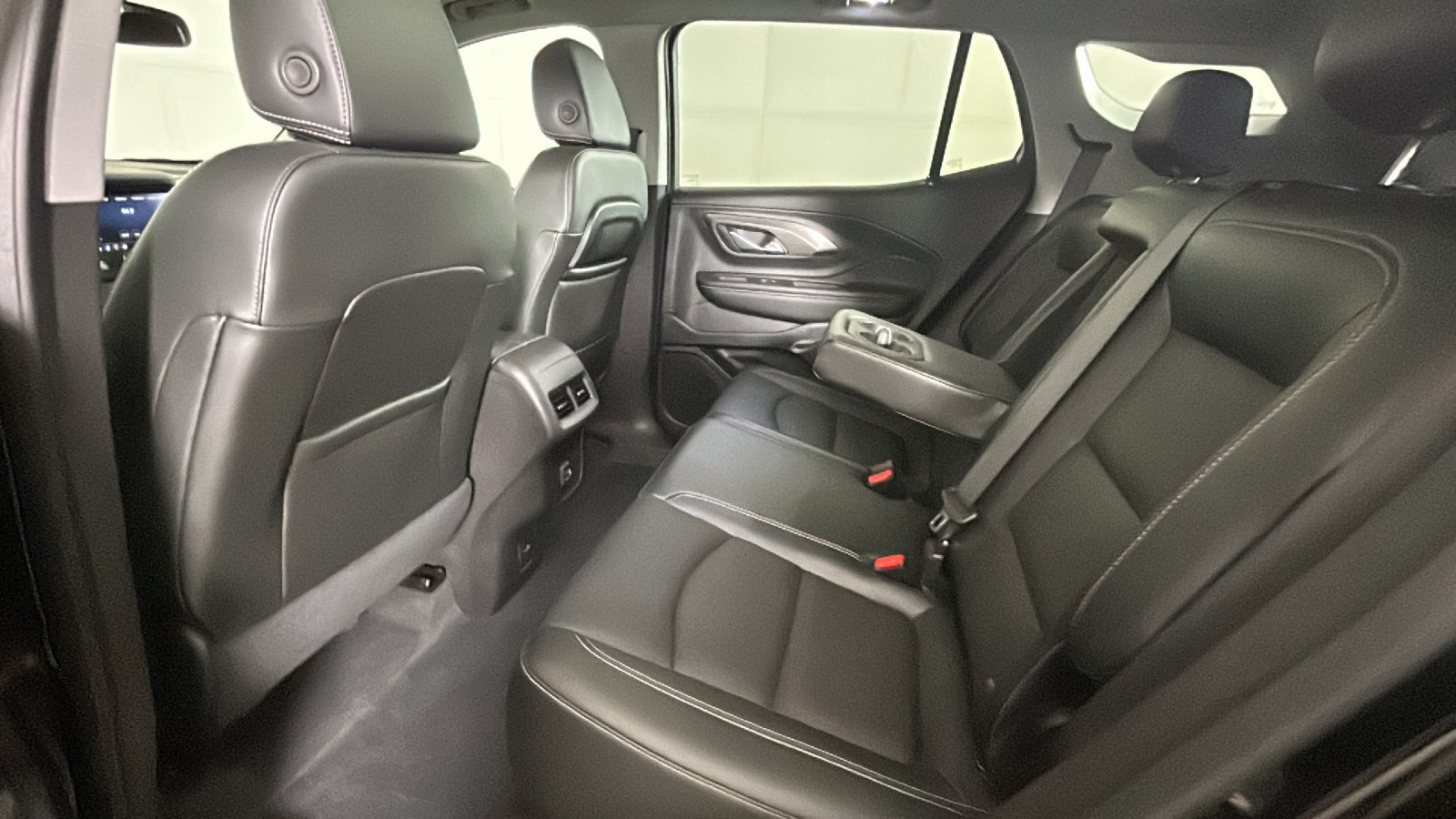 Used 2024 GMC Terrain SLT w/ Elevation Edition FWD image 29