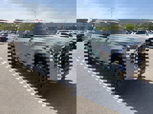 Used 2022 Toyota Tundra SR5 w/ TRD Off-Road Premium Package image 7