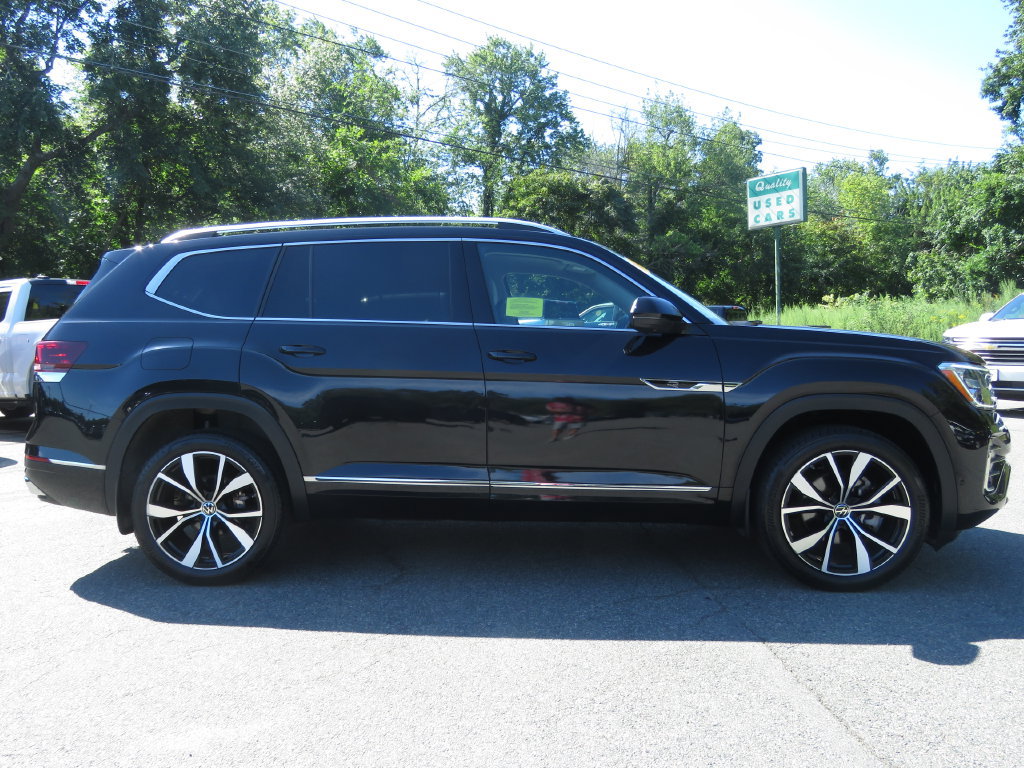 Used 2024 Volkswagen Atlas SEL Premium R-Line AWD/4WD image 4