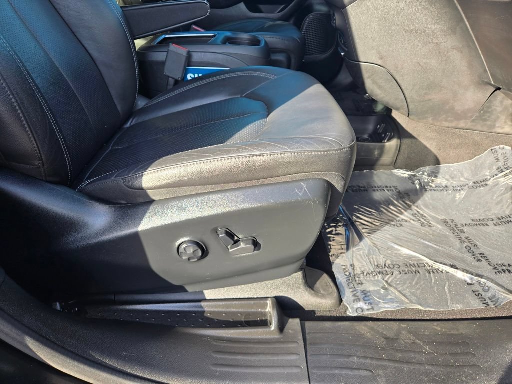 Used 2019 Chrysler Pacifica Touring-L Plus w/ Advanced Safetytec Group FWD image 56