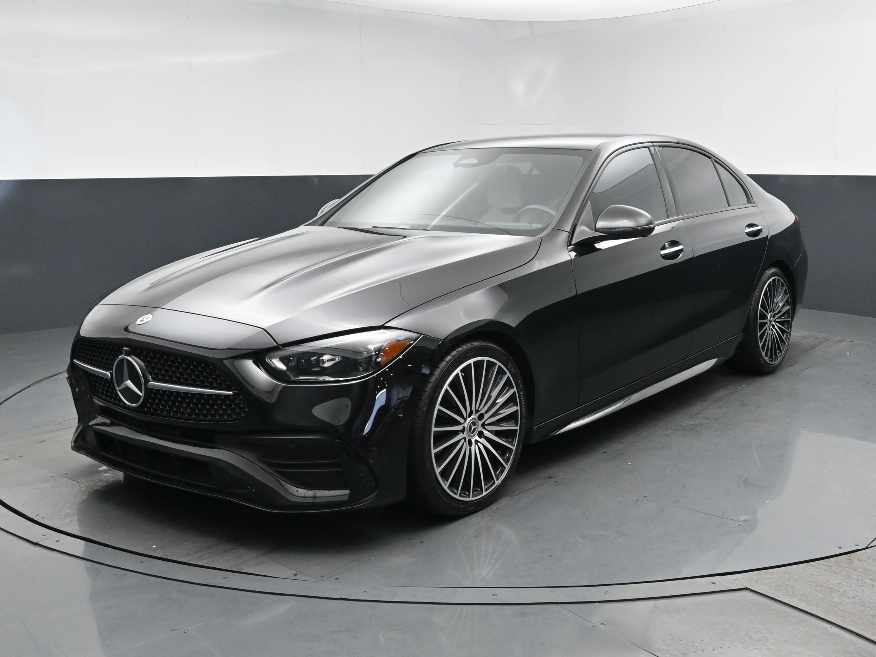 Used 2022 Mercedes-Benz C 300 4MATIC Sedan image 1