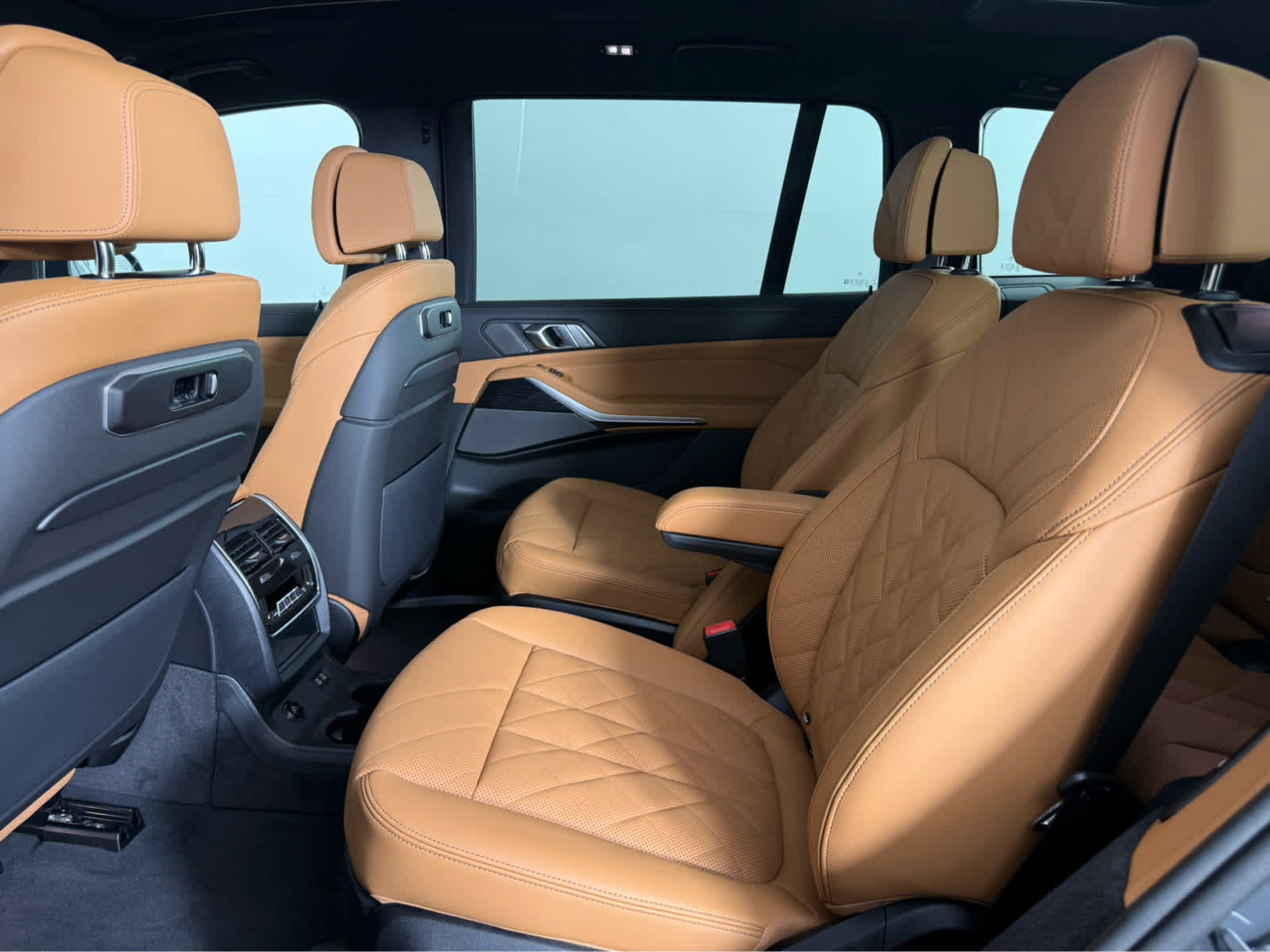 New 2027 BMW X7 xDrive40i w/ M Sport Package AWD/4WD image 13