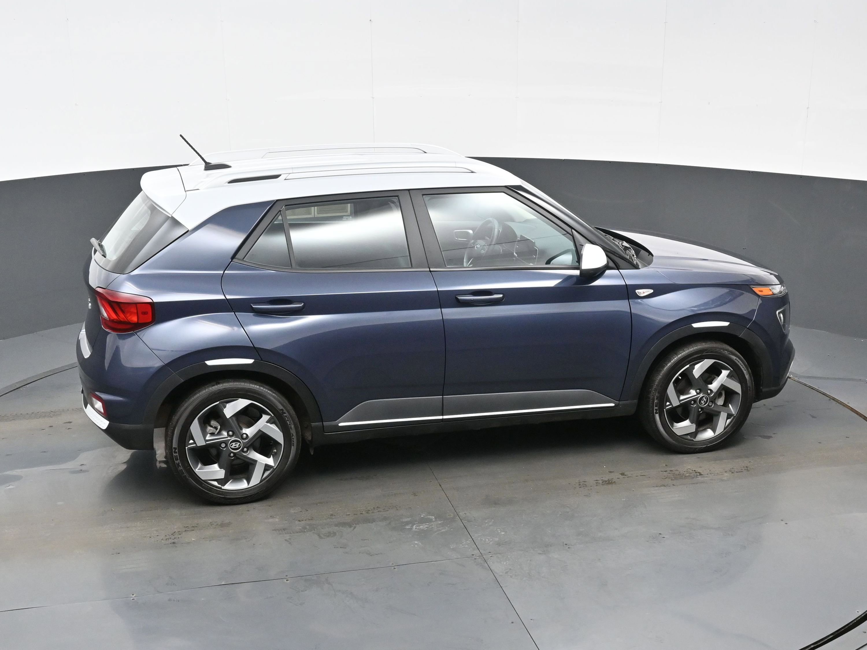 Used 2023 Hyundai Venue Limited w/ Cargo Package FWD image 38