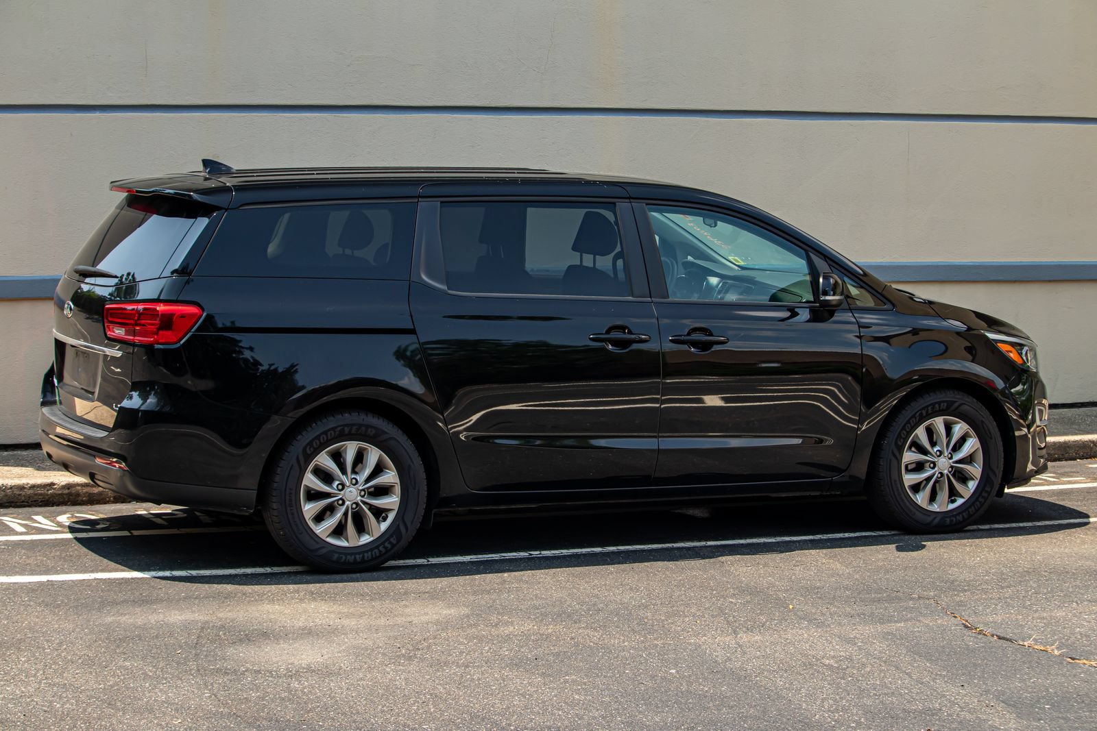 Used 2020 Kia Sedona LX FWD image 10
