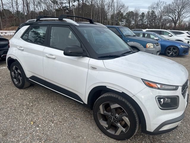 Used 2023 Hyundai Venue Limited image 11