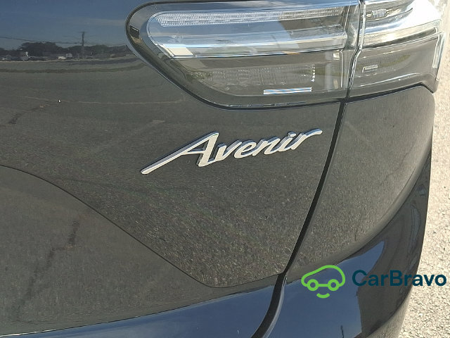 Used 2021 Buick Envision Avenir AWD/4WD image 30