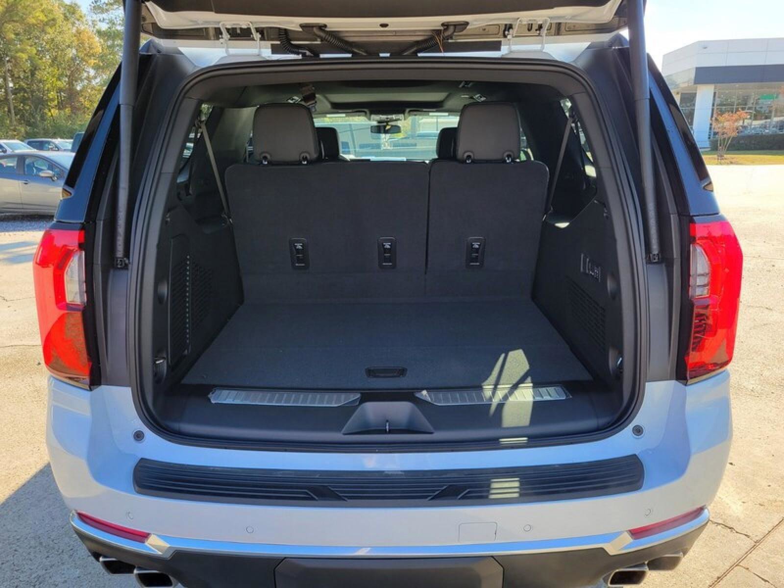 New 2026 GMC Yukon XL Denali w/ Sun & Power Step Package image 7