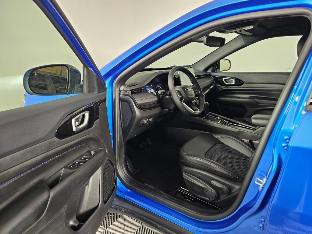 New 2026 Jeep Compass Latitude AWD/4WD image 21