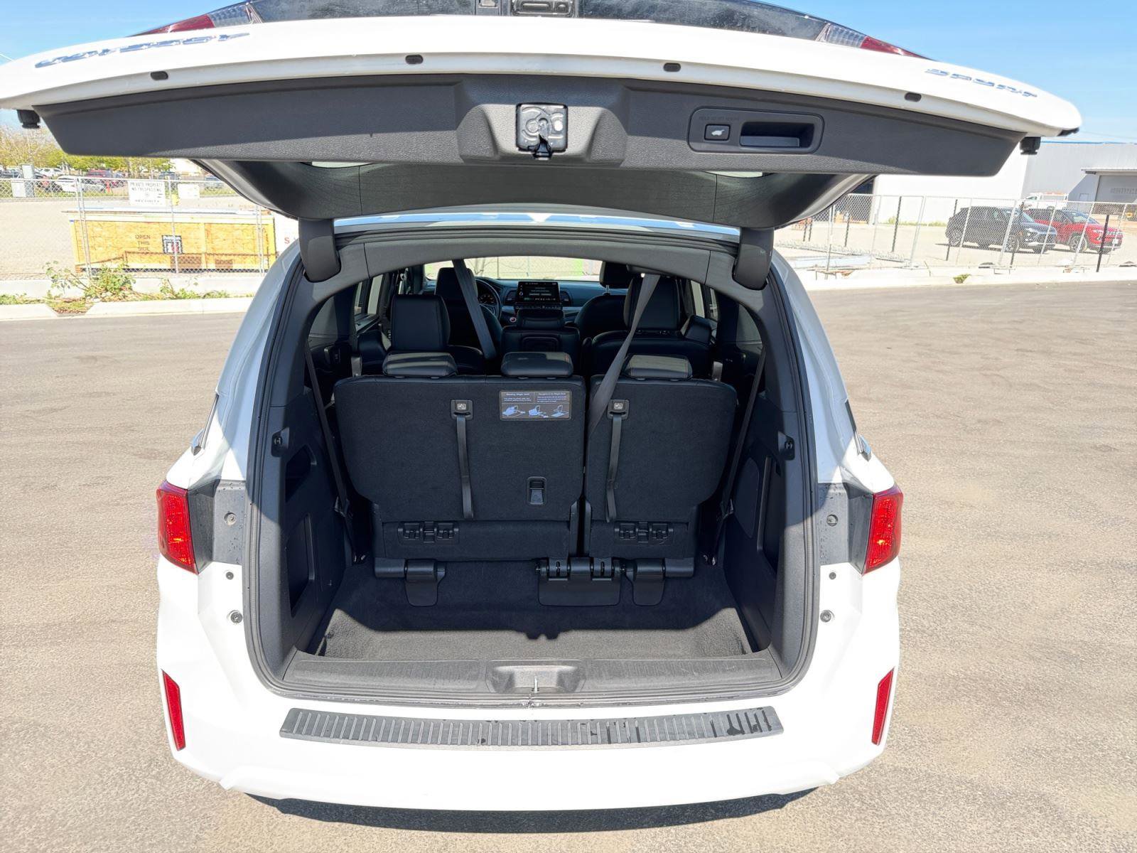 Used 2025 Honda Odyssey Sport-L image 25
